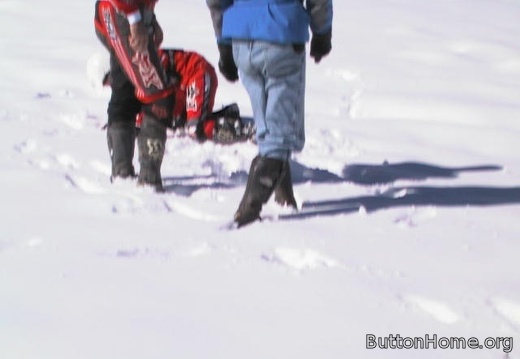 06 Bryan falls in snow