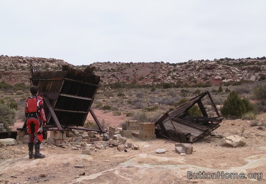 40 Old mine on Bluffs trail