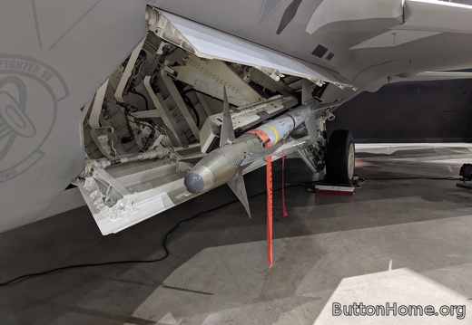 F-22 missile door open