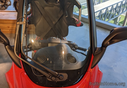 windshield of the BMW C1
