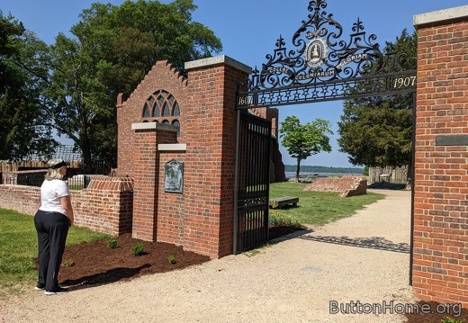 gateway to the Jamestown settlement