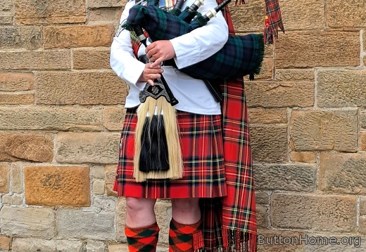 Scotsman plays pipes