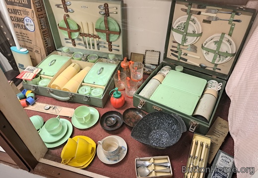 1950's plastic dishes