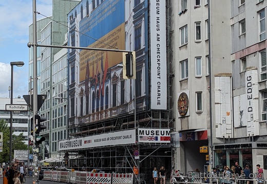Checkpoint Charlie museum