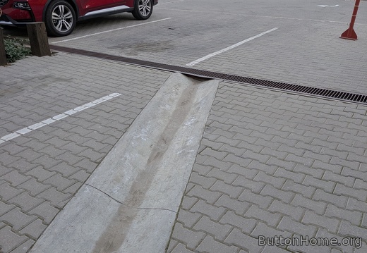 PXL 20251208 003214801