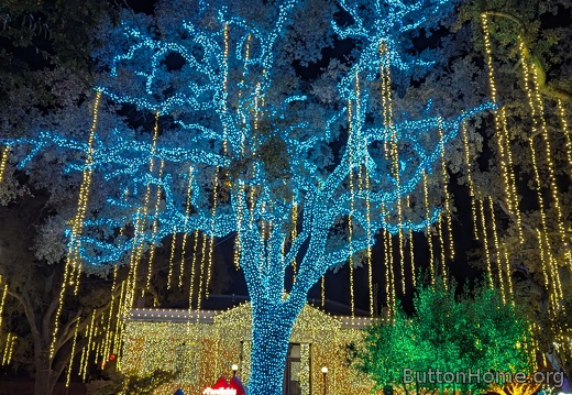 PXL 20251203 033034408