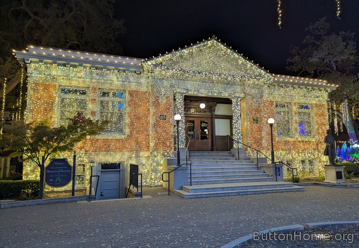 PXL 20251203 033338336