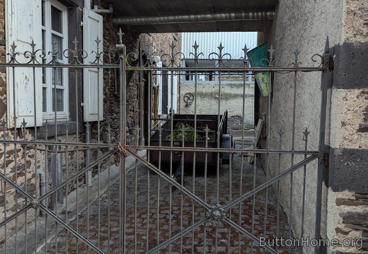 PXL 20250618 192820253