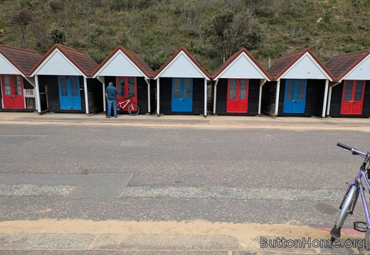 rentable huts on the beach