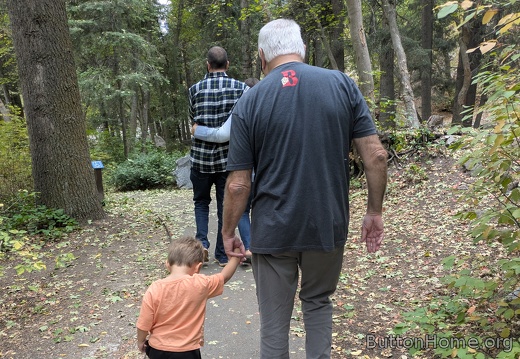 PXL 20251003 163437909