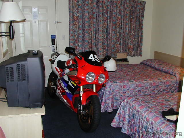 bike_in_hotel_room.jpg