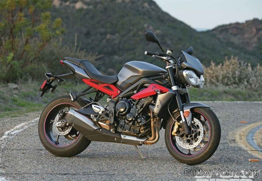 146-1305-07-o naked-bike-comparison triumph-street-triple-right-side-view